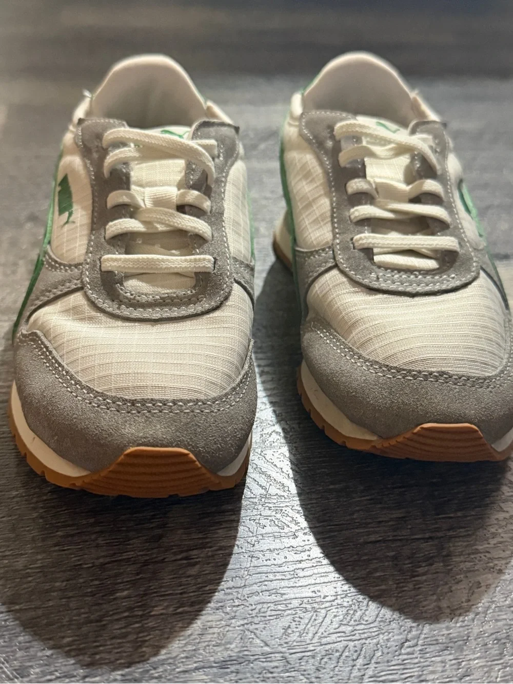 Puma Kids Sneakers Size 1C White Gray Green Suede Lace Up Shoes sporty